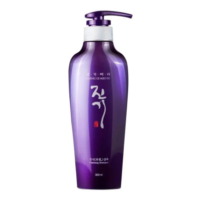 Daeng Gi Meo Ri Vitalizing Shampoo - 500ml Daeng Gi Meo Ri Vitalizing Shampoo - 500ml